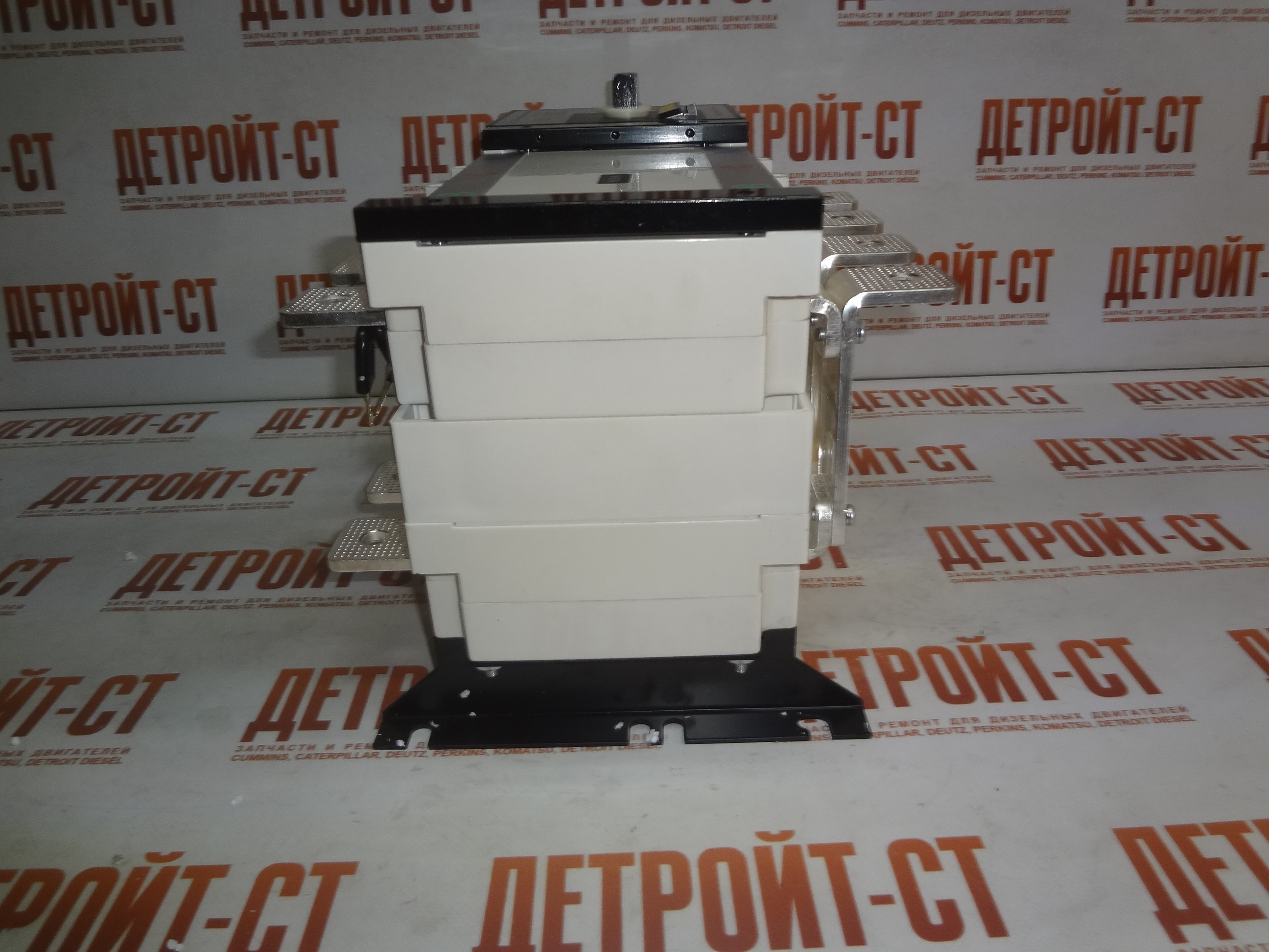 Рубильник реверсивный YES1-630GA/4P 630A, 4х-полюсная коммутация