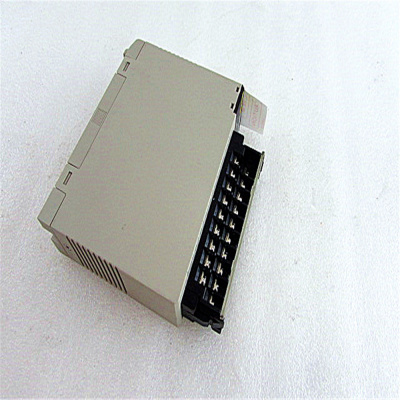 CP1W-MAD44 контроллер