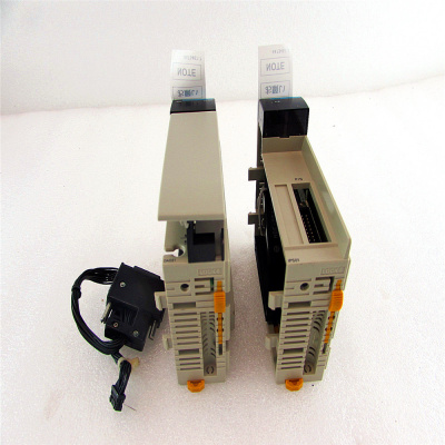 CP1W-MAD44 контроллер