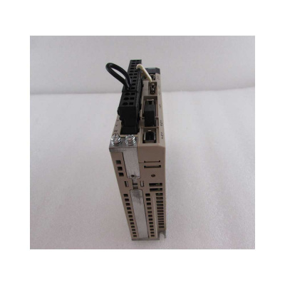 SGDV-5R5A01A002000 компонент сервопривода SGDV-5R5A01A002000 компонент сервопривода