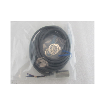 E2K-X15MF1 2m датчик E2K-X15MF1 2m датчик